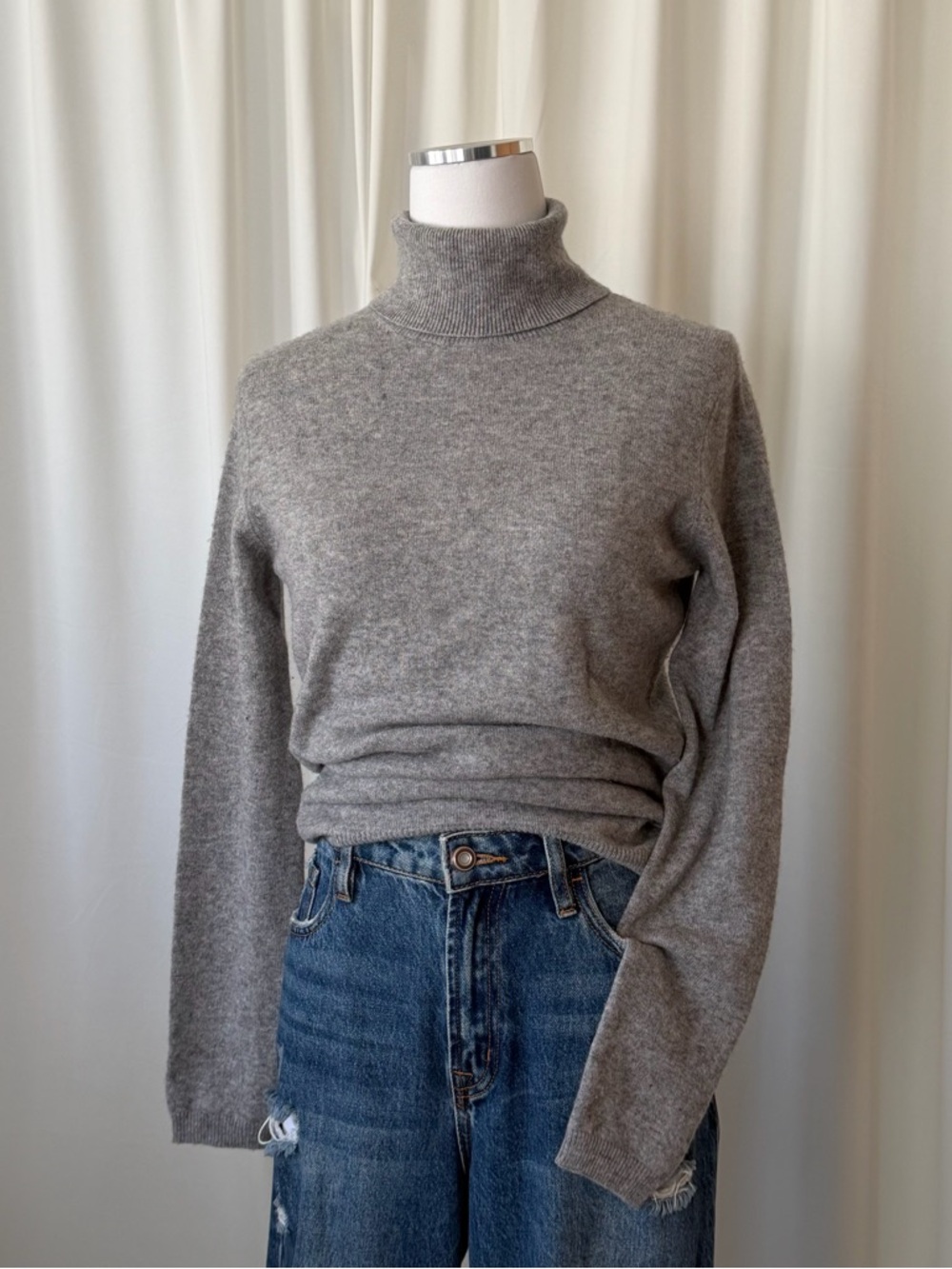 Sofia Cashmere Grey Turtleneck Sweater 100% Cashmere Size Medium. - Picture 5 of 12